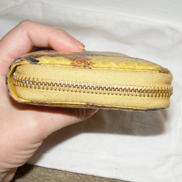 RARE Authentic Gucci Yellow python leather zippy wallet with bamboo tass… - Picture 8 of 16